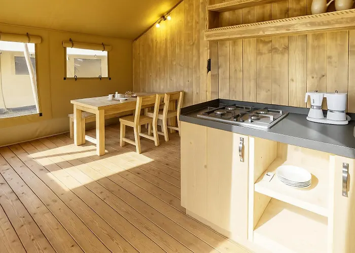 Glamping Il Poderino 체치나