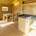 Glamping Il Poderino 체치나